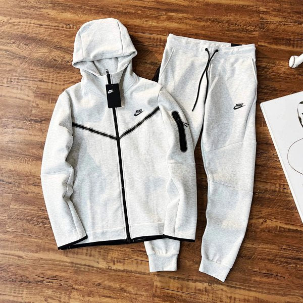 Nike Tech Set