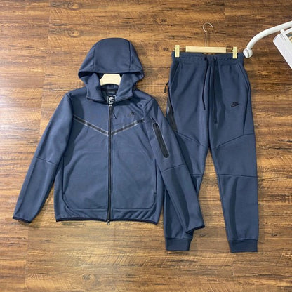 Nike Tech Set